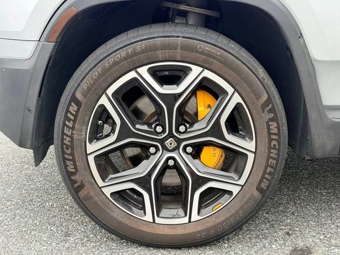 Used 2023 Rivian R1T Launch Edition AWD/4WD image 28