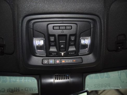 Used 2025 Chevrolet Silverado 1500 High Country AWD/4WD image 57