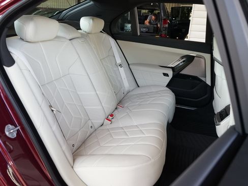 Used 2026 BMW 740i RWD image 13