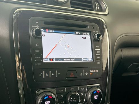 Used 2017 Buick Enclave Premium image 13