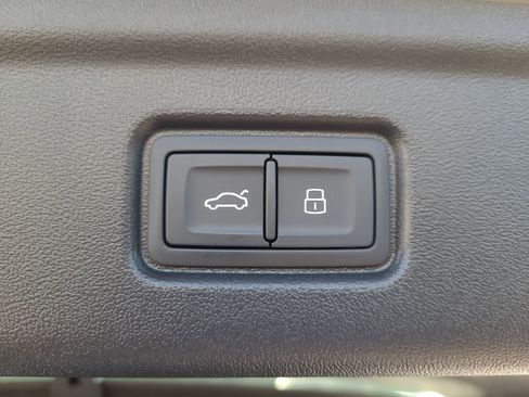 New 2025 Audi A6 e-tron Premium Plus image 9