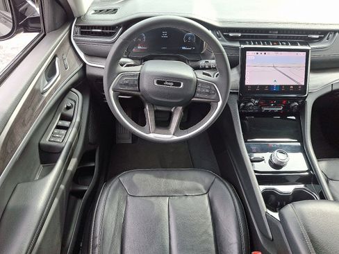 Used 2023 Jeep Grand Cherokee L Limited w/ Trailer Tow Group (B) image 13