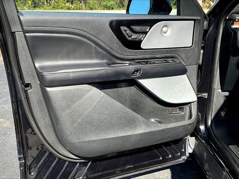 Used 2020 Lincoln Aviator Reserve w/ Equipment Group 202A image 20