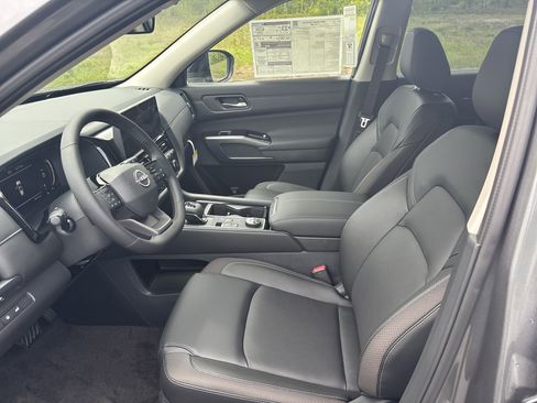 New 2026 Nissan Pathfinder SL AWD/4WD image 4