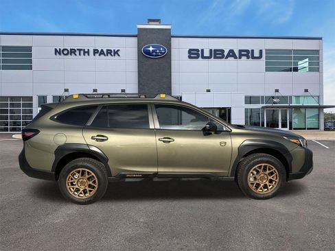 Used 2025 Subaru Outback Wilderness AWD/4WD image 2