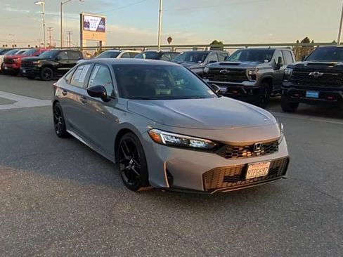 Used 2025 Honda Civic Sport image 2