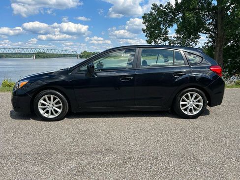 Used 2013 Subaru Impreza 2.0i Premium w/ Popular Pkg 1 AWD/4WD image 2