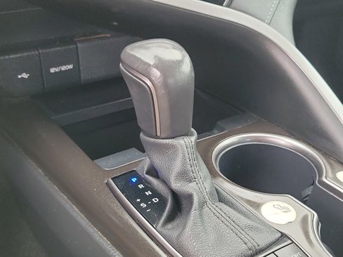 Used 2024 Toyota Camry SE image 30