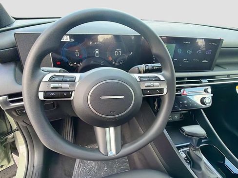 New 2026 Hyundai Santa Cruz SEL FWD image 11
