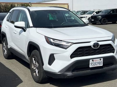 Used 2025 Toyota RAV4 XLE FWD image 2