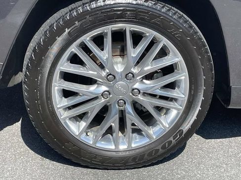 Used 2017 Jeep Grand Cherokee Summit AWD/4WD image 8
