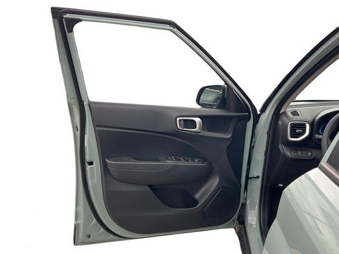 New 2026 Hyundai Venue SE image 11