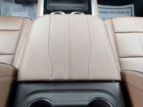 Used 2025 Chevrolet Tahoe High Country AWD/4WD image 17