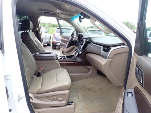 Used 2017 Chevrolet Suburban LT w/ LT Signature Package AWD/4WD image 13