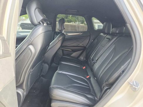 Used 2017 Lincoln MKC Premiere FWD image 12