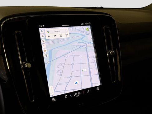 Used 2023 Volvo XC40 Recharge Ultimate image 13