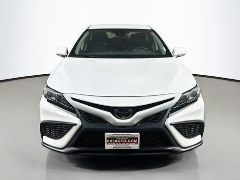 Used 2023 Toyota Camry SE FWD image 2