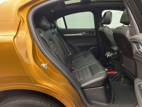 Used 2023 Alfa Romeo Stelvio Veloce image 31