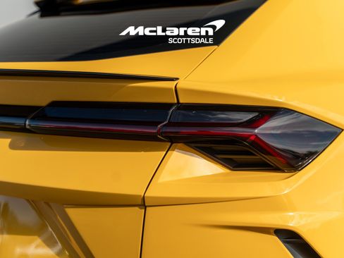 Used 2021 Lamborghini Urus image 28