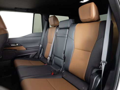 Used 2026 Lexus GX 550 image 17