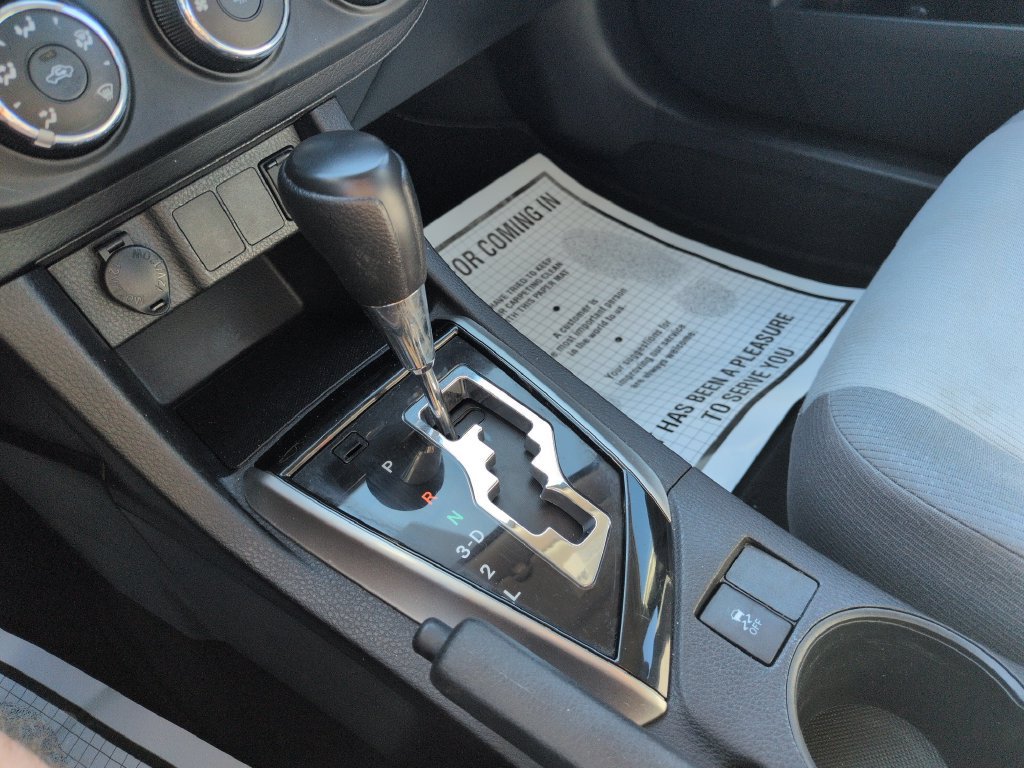 Used 2015 Toyota Corolla L FWD image 23
