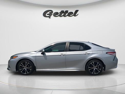 Used 2020 Toyota Camry SE FWD image 8