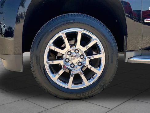 Used 2015 GMC Yukon Denali w/ Touring Package AWD/4WD image 10