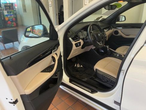 Used 2019 BMW X1 sDrive28i image 15