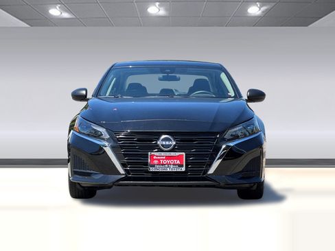 Used 2025 Nissan Altima 2.5 SV FWD image 6