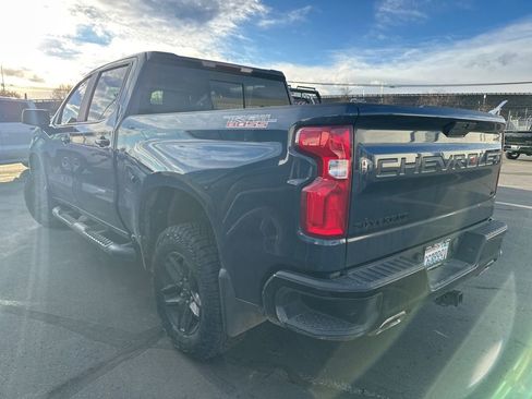 Used 2021 Chevrolet Silverado 1500 LT Trail Boss w/ Convenience Package II image 3