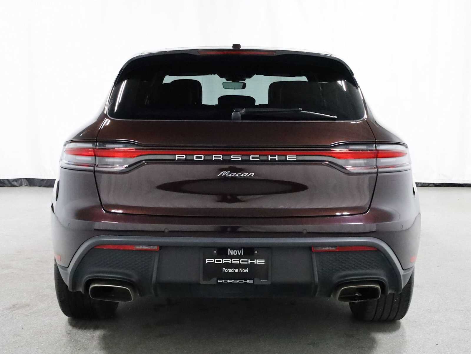 Certified 2023 Porsche Macan Turbo AWD/4WD image 4