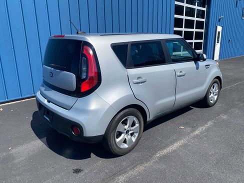 Used 2017 Kia Soul image 4