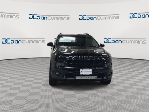Used 2016 Jeep Cherokee Limited image 3