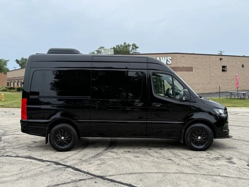 Used 2023 Mercedes-Benz Sprinter 2500 image 7