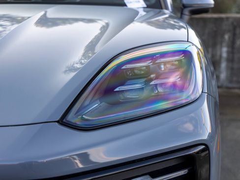 New 2025 Porsche Cayenne E-Hybrid image 16