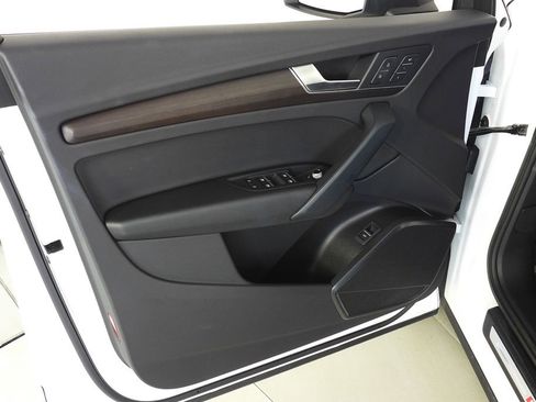 Used 2023 Audi Q5 2.0T Premium w/ Convenience Package image 11