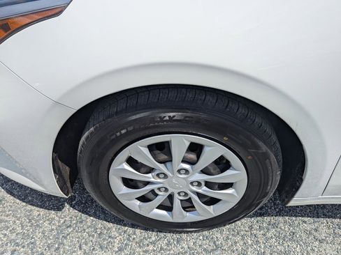 Used 2022 Kia Forte Sedan FWD image 12