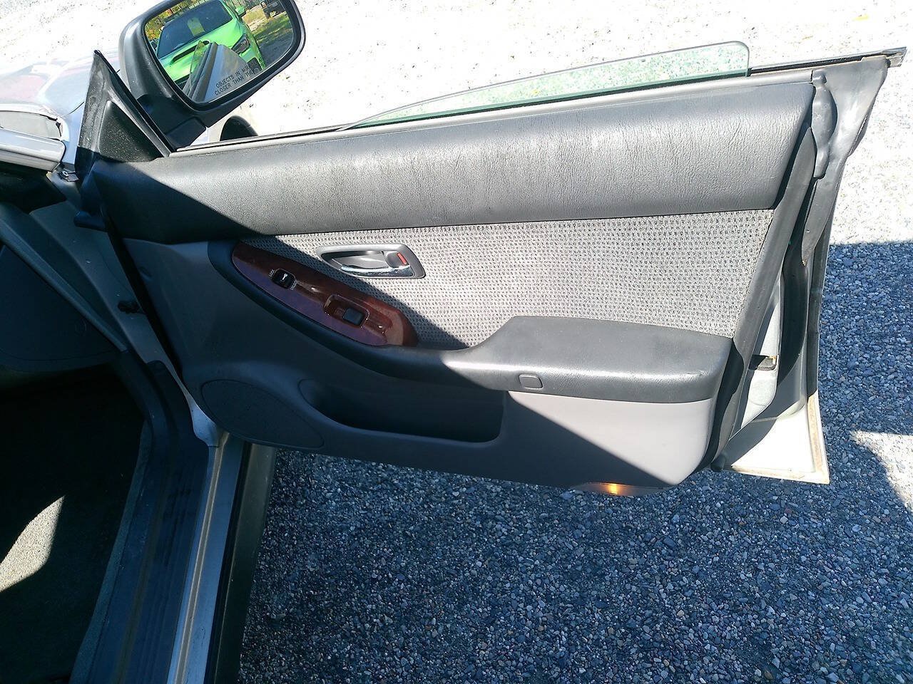 Used 2004 Subaru Outback Wagon AWD/4WD image 14