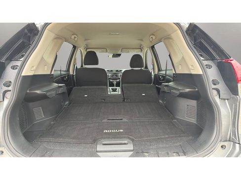 Used 2020 Nissan Rogue SV FWD image 13