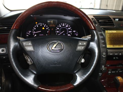 Used 2007 Lexus LS 460 RWD image 11