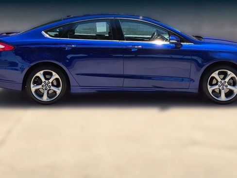 Used 2013 Ford Fusion SE FWD image 2