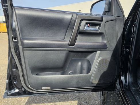 Used 2018 Toyota 4Runner TRD Off-Road Premium image 14