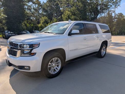 Used 2020 Chevrolet Suburban LT w/ Luxury Package RWD image 7