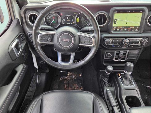 Used 2023 Jeep Wrangler Unlimited Sahara w/ Cold Weather Group AWD/4WD image 8