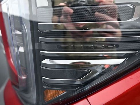 Used 2023 GMC Sierra 1500 AT4 w/ AT4 Preferred Package image 18