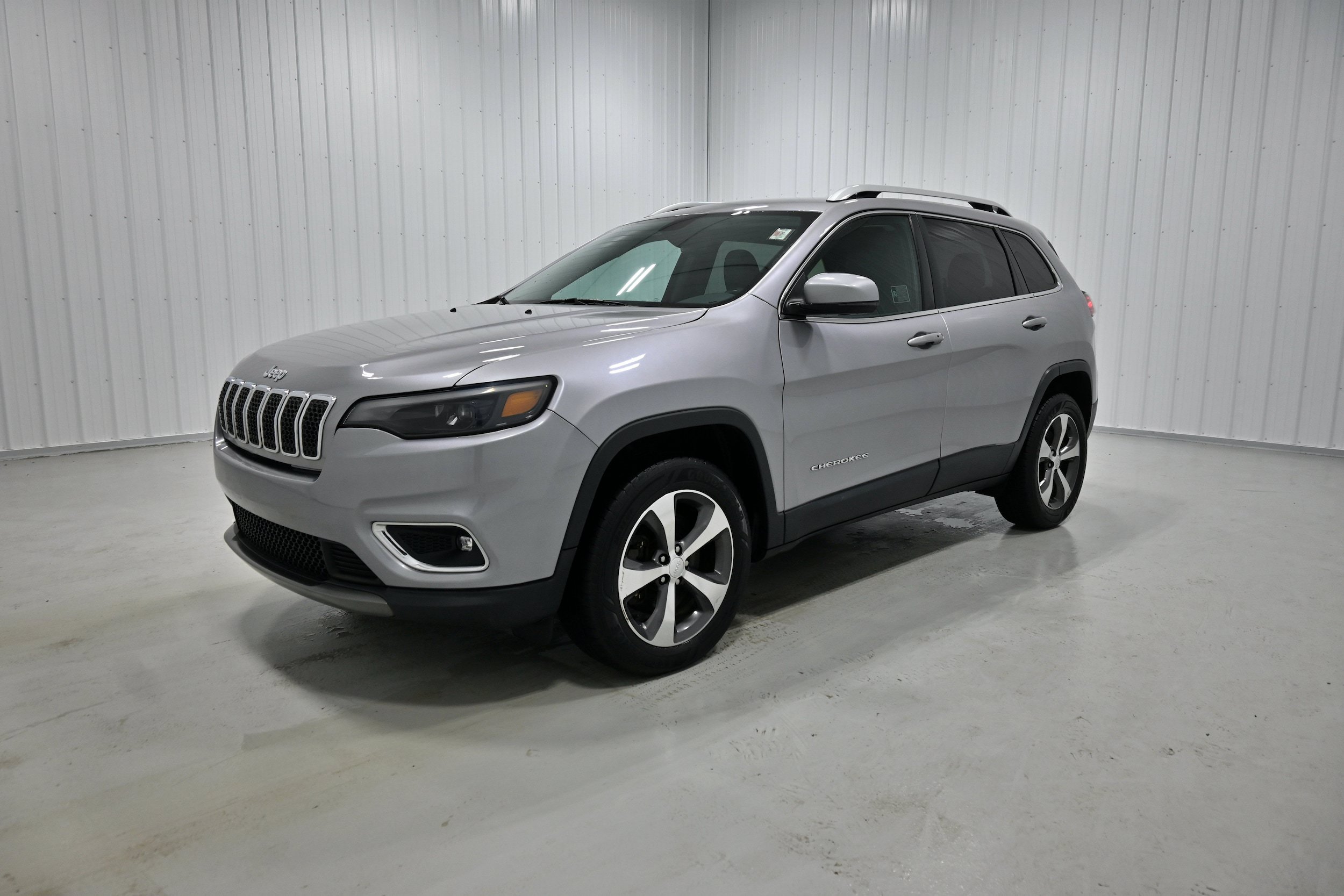 Used 2019 Jeep Cherokee Limited AWD/4WD image 26