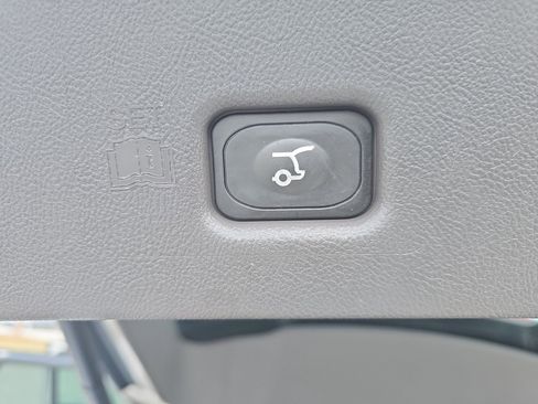 Used 2016 Lincoln MKX Reserve w/ Driver Assistance Package image 13