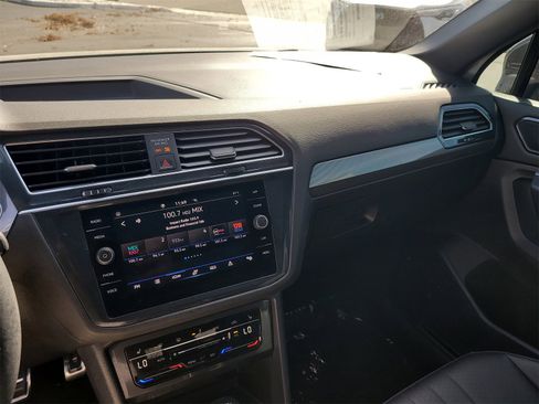 Used 2023 Volkswagen Tiguan SE R-Line image 23