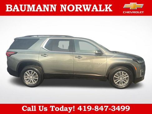 Used 2023 Chevrolet Traverse LT FWD image 4