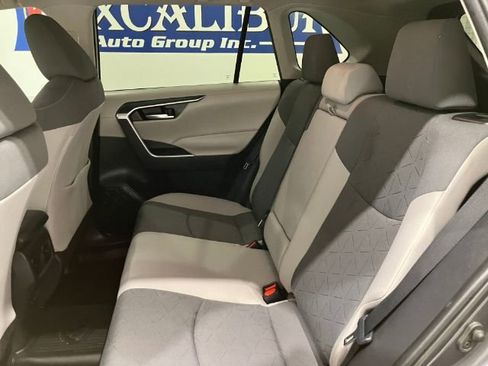 Used 2020 Toyota RAV4 XLE w/ XLE Grade Weather Package AWD/4WD image 53